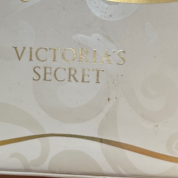 Victoria's Secret ivory Maribo hour glam heels
Vintage new never worn. - Picture 6 of 8